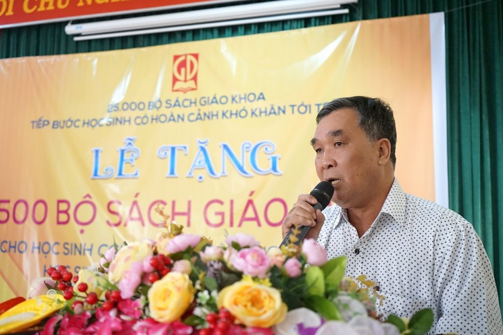 Ông Lê Đức - Trưởng phòng GD&ĐT huyện Bảo Lâm - phát biểu tại buổi lễ